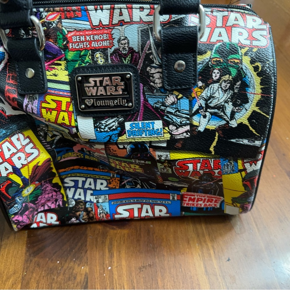 Loungefly - Star Wars Comic bag with removable crossbody strap. - Picture 6 of 7
